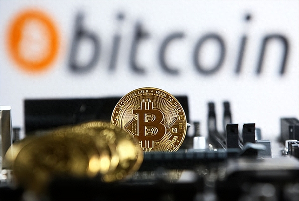 8月15日加密货币市场观察：BTC与ETH合约交易全攻略